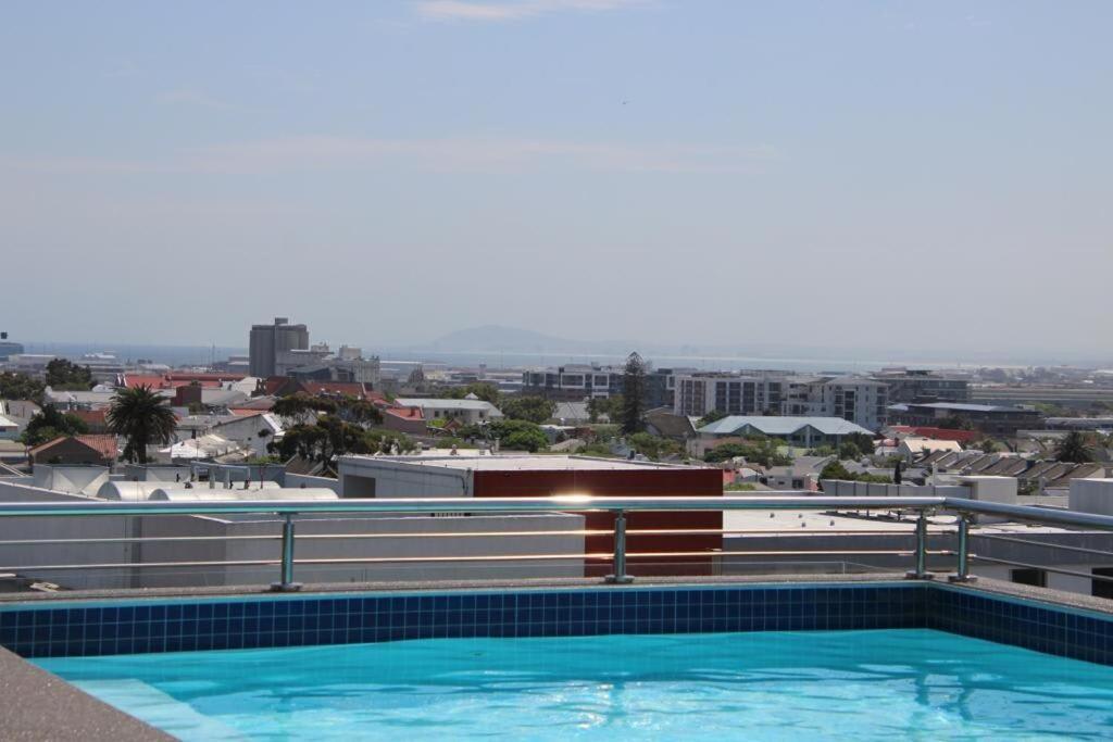 Trendy Bachelor Pad Free Parking Rooftop Pool * Cape Town