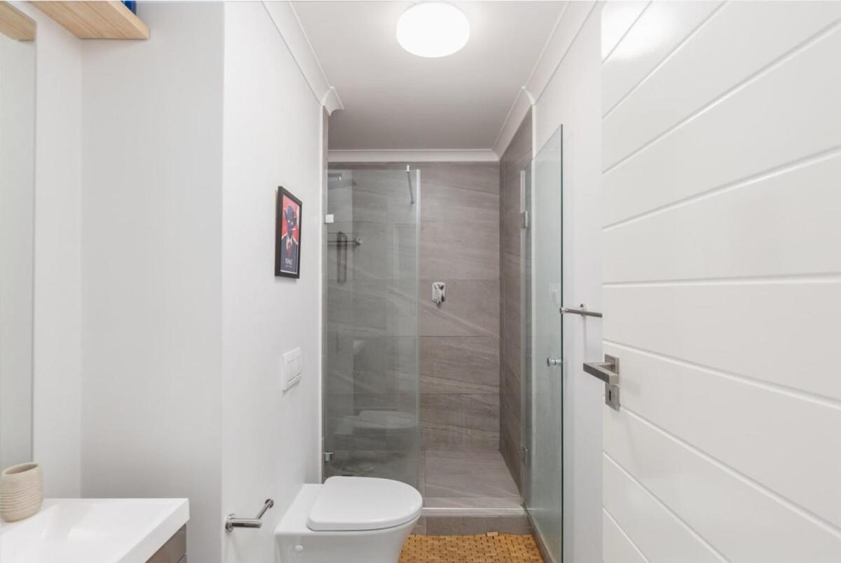 Apartment Trendy Bachelor Pad Free Parking Rooftop Pool