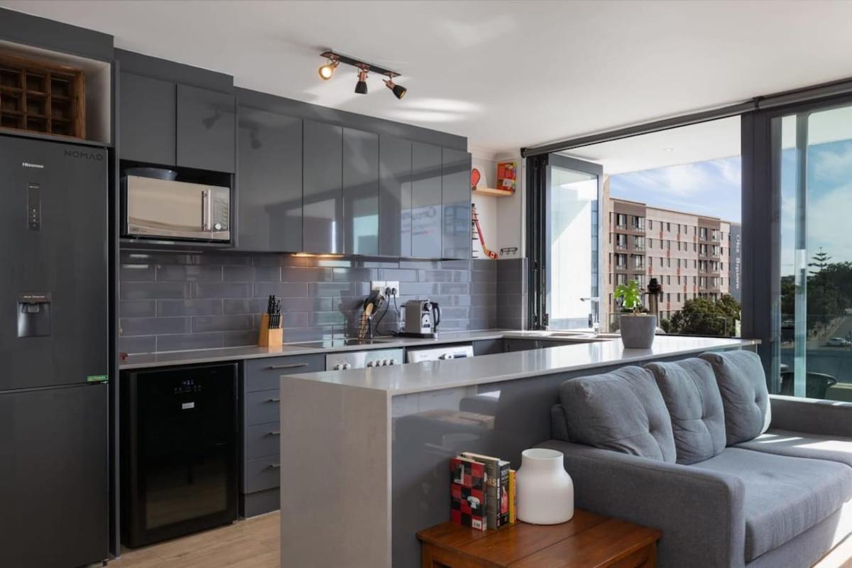 Apartment Trendy Bachelor Pad Free Parking Rooftop Pool