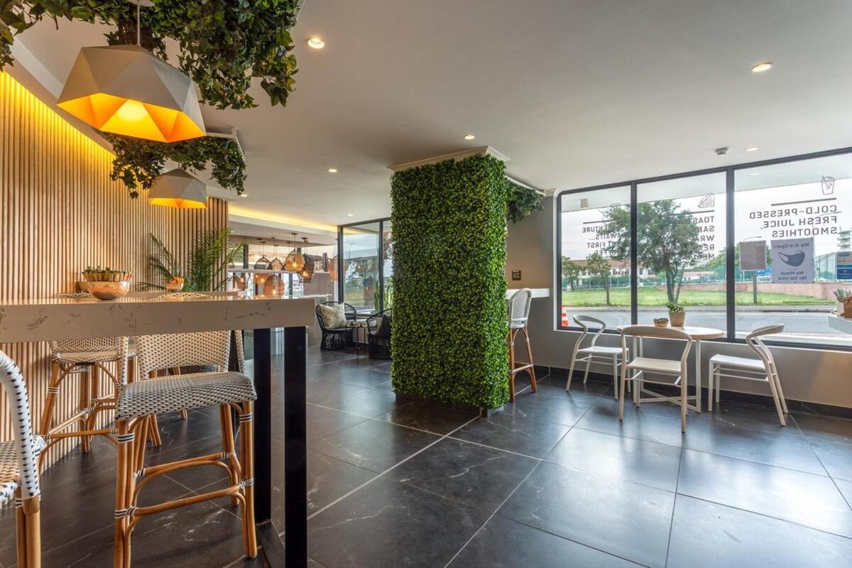 Trendy Bachelor Pad Free Parking Rooftop Pool Apartment Cape Town